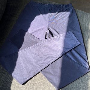 Cherilon legging in navy color size Small (US)
